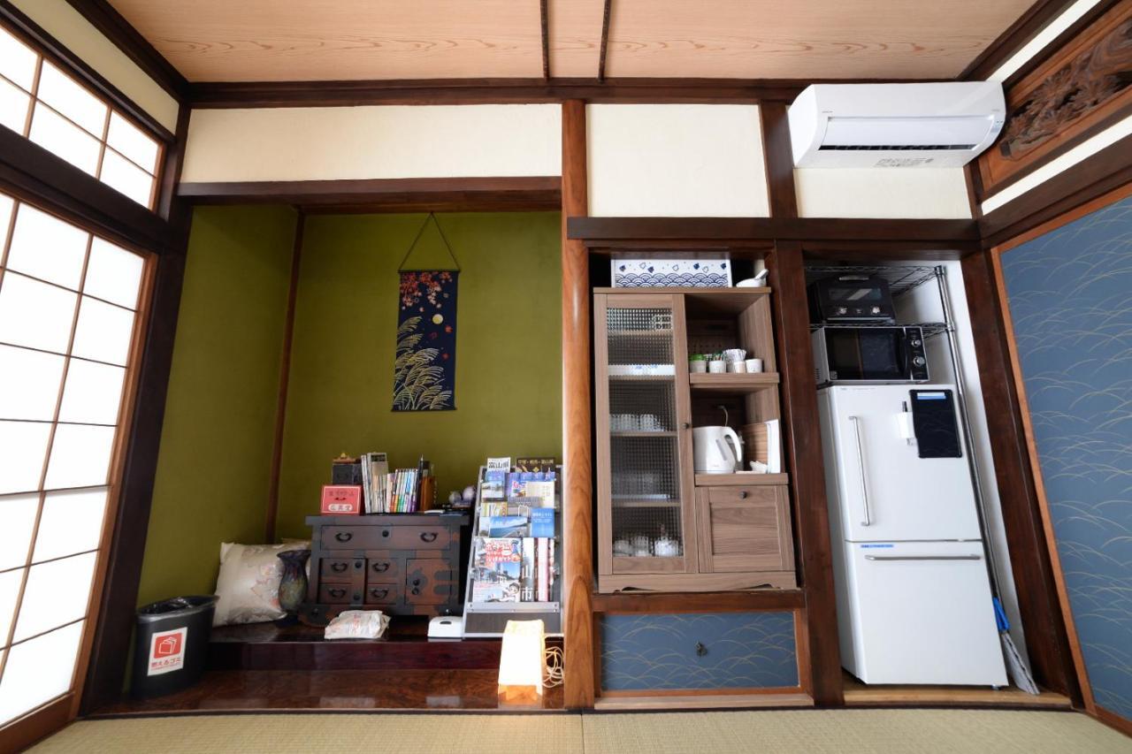 Guesthouse Iwase Toyama Station Esterno foto