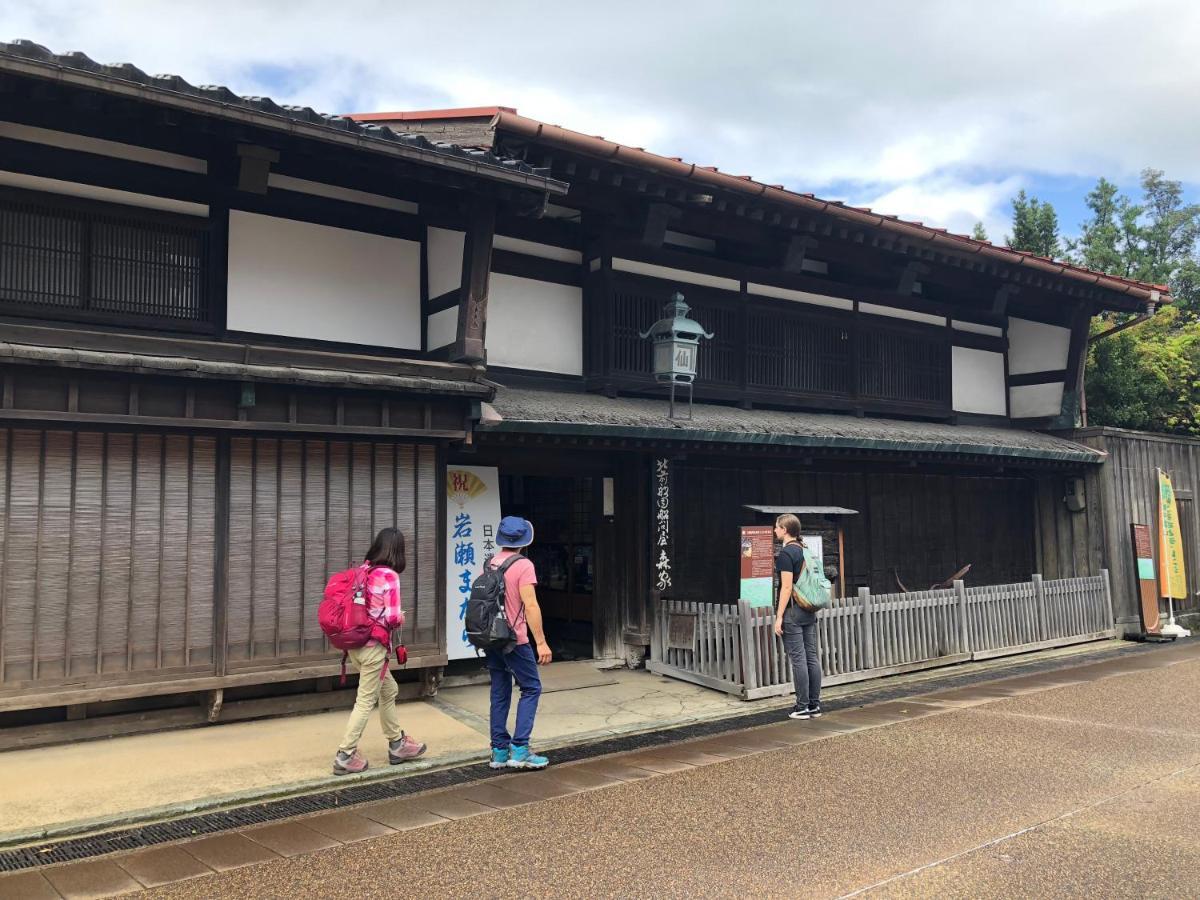 Guesthouse Iwase Toyama Station Esterno foto
